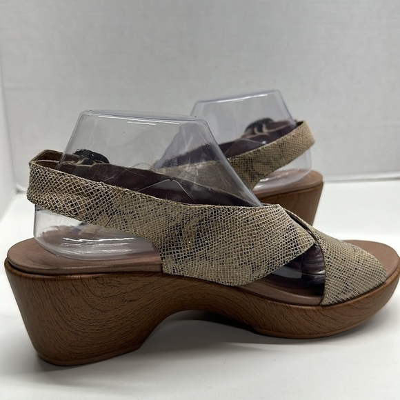 Dansko Jacinda Slingback Crossover Sandals Shoes Snake Print Tan Brown EU 40 10 - Picture 5 of 11